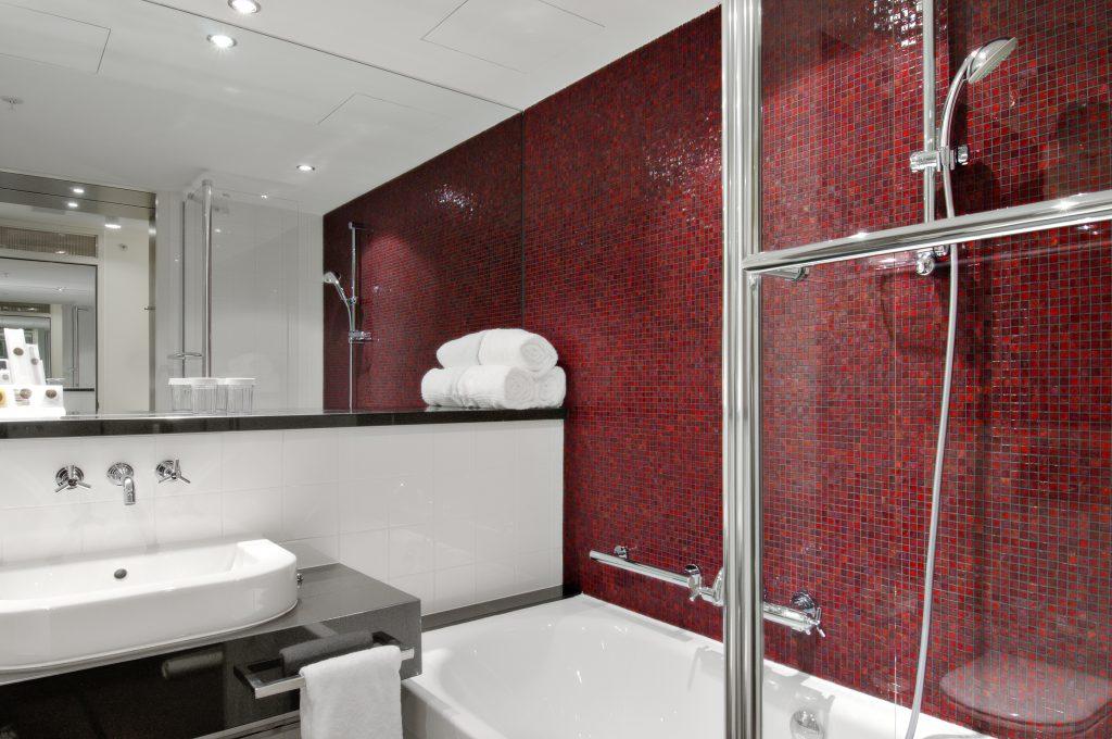 amspc-crowne-plaza-amsterdam-south-room-superior-bathroom-