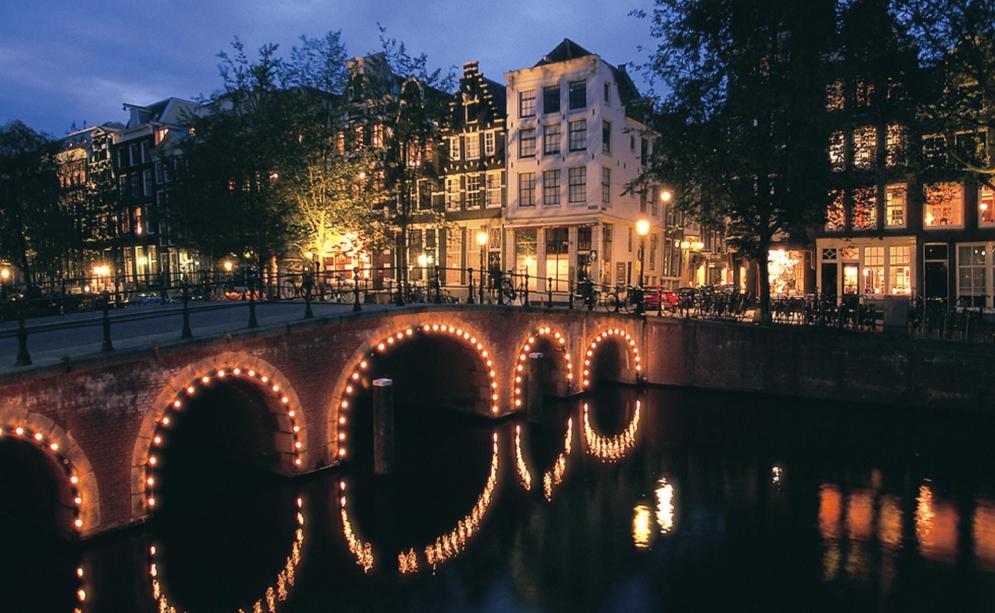 bridge-lights-city center-Amsterdam-hotel-travel