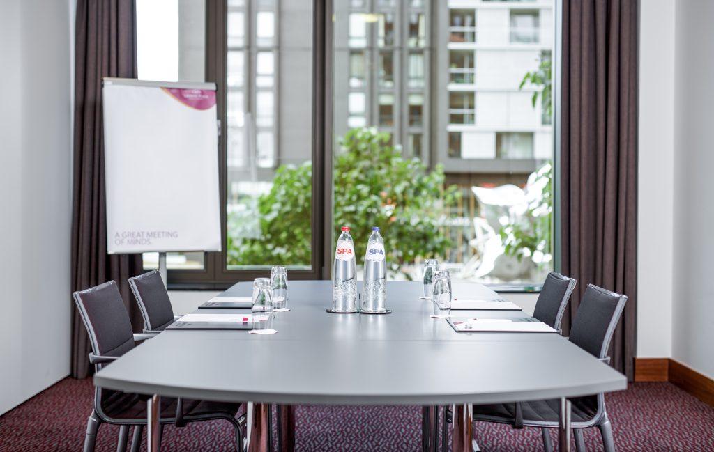 Park meeting room in boardroom style for your events and meetings in Amsterdam
