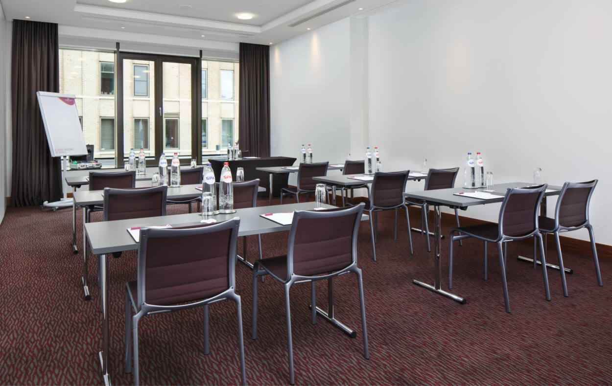 Square-meeting room-business-Amsterdam-Crowne Plaza Amsterdam0-South
