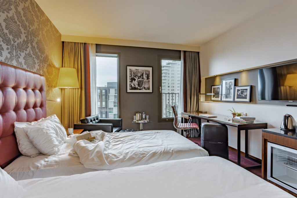 twin-room -hotel-Amsterdam-Crowne Plaza