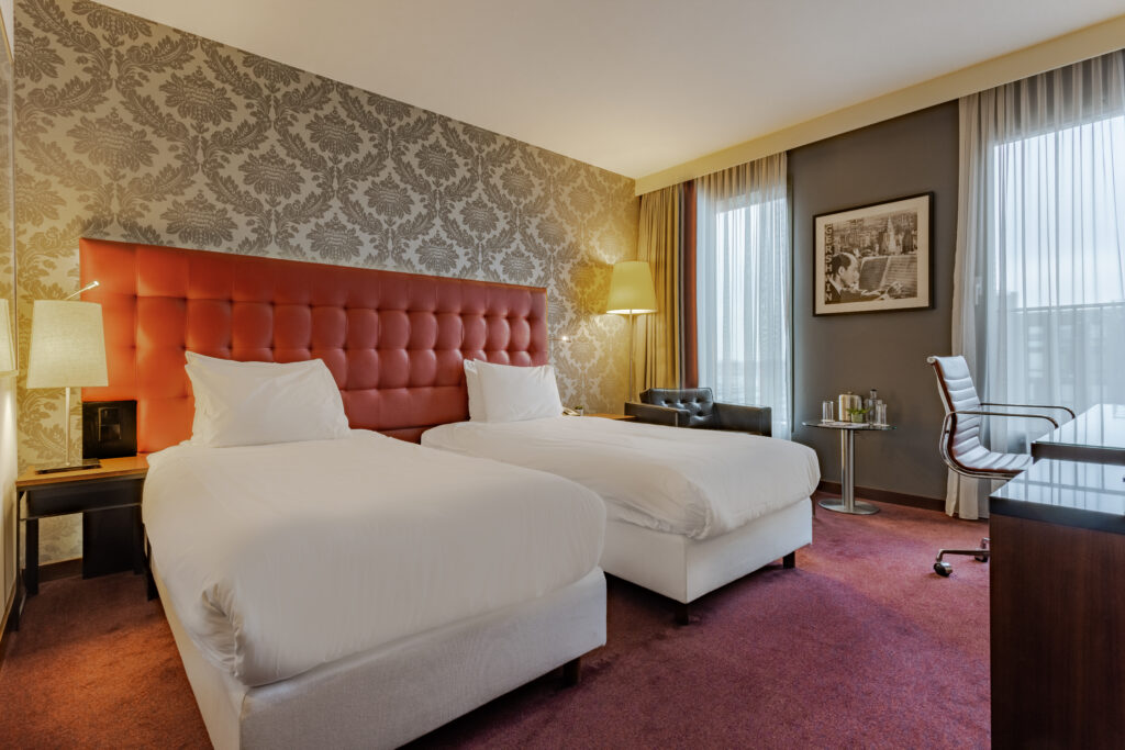 Twin-room -hotel-Amsterdam-Crowne Plaza
