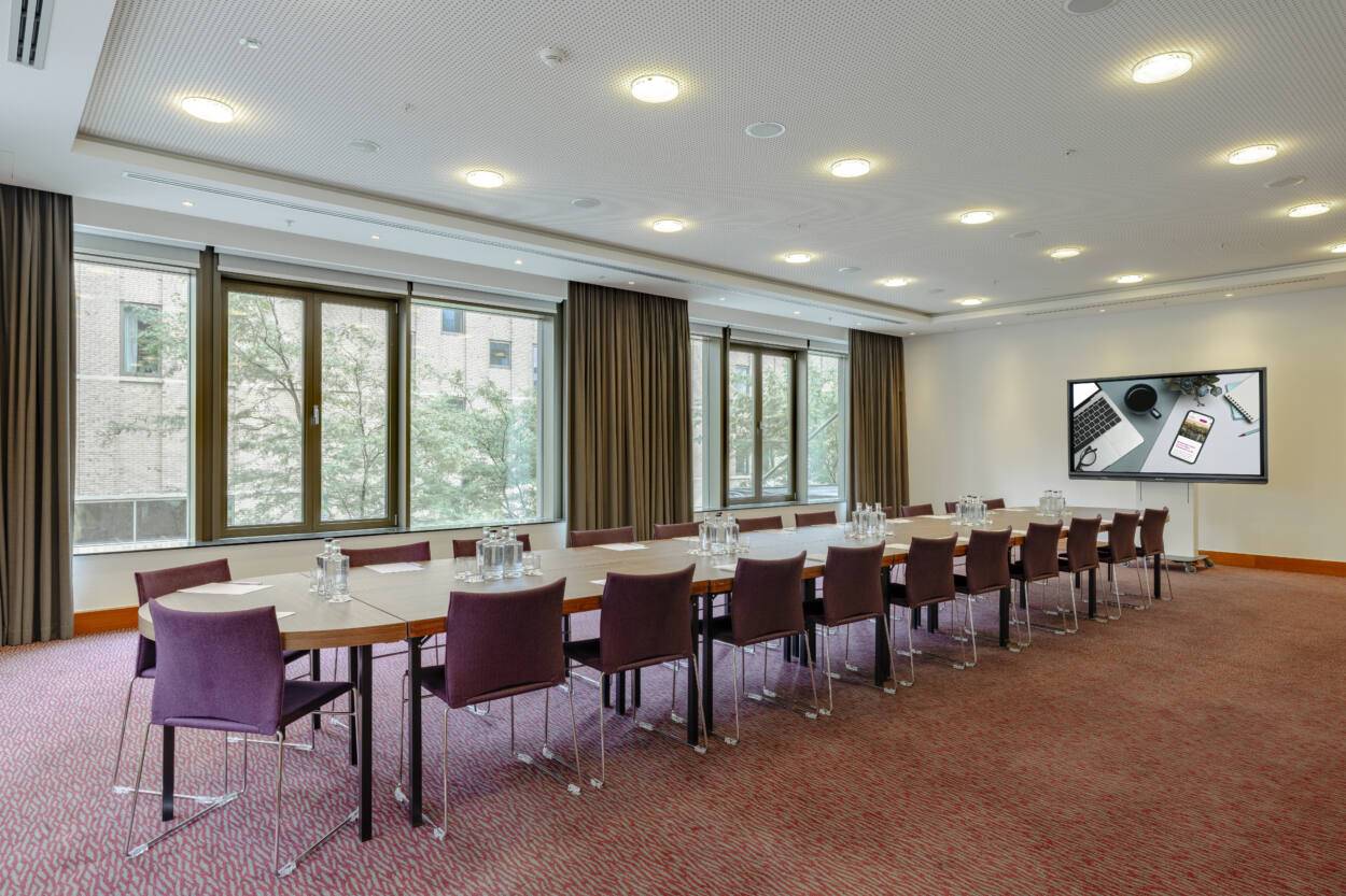 Broadway_Boardroom_Crowne Plaza Amsterdam South 1