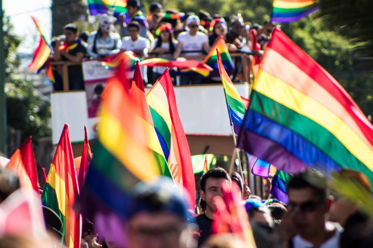Amsterdam Pride 2026: Alles Wat Je Moet Weten & Waar Je Verblijft