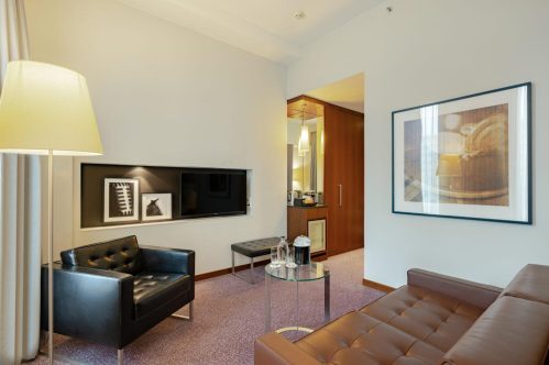 Sofa-relax-1-king-bed-junior-suite-except616 (2) (2)